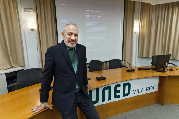Julio Gonzalo: 