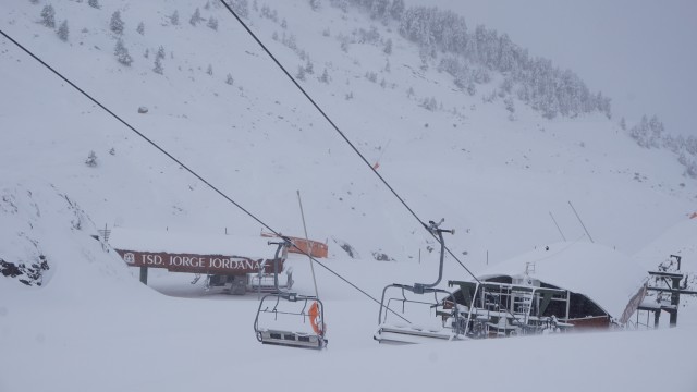 Las importantes nevadas de hasta 35 cm permitirán estrenar temporada en Baqueira Beret el próximo sábado 25 de noviembre