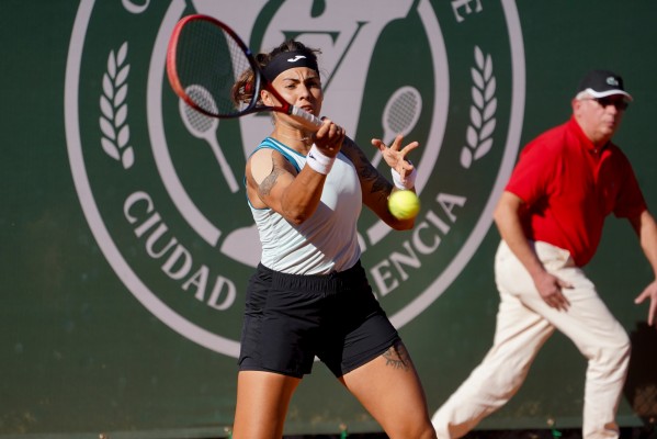 Aliona Bolsova, Leyre Romero y Maiar Sherif avanzan a segunda ronda en el ITF W100 de la Copa Faulcombridge