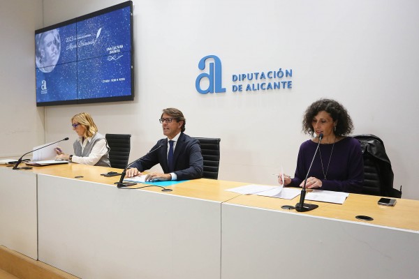 La Diputación distingue a Santo Matas y a Cristina de Middel en los premios a la cultura alicantina 