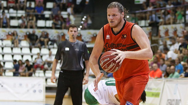 El Valencia Basket vence en su primer test ante el TAU Castelló