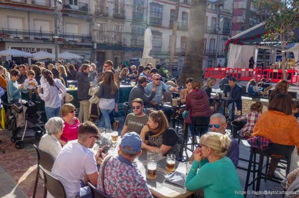 El Ayuntamiento de Cartagena permitirá la instalación de terrazas a bares sin licencia de ocupación en Tardebuena y Tardevieja