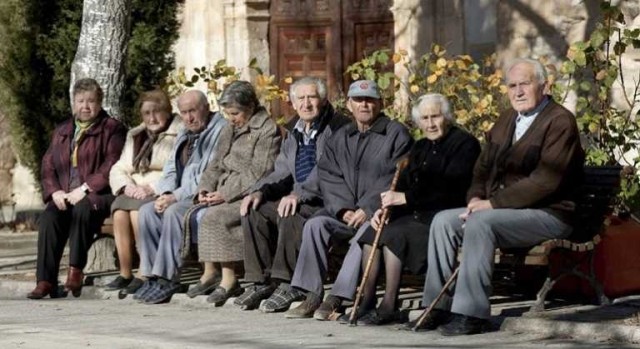 La esperanza de vida en la Comunitat es de 82,5 años y se sitúa por debajo de la media nacional