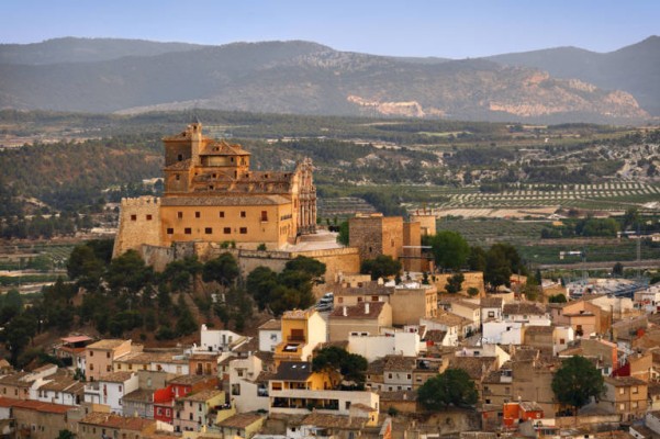 Caravaca prepara la restricción del acceso de vehículos al casco histórico y la zona del Castillo