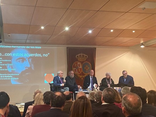 Históricos exdirigentes del PSOE se unen para 