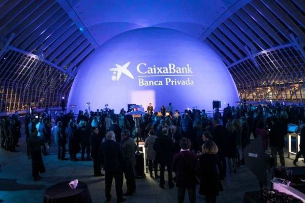 La banca privada española carga contra el Gobierno por el mínimo de entrada a fondos en 10.000 euros
