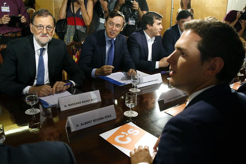 Mariano Rajoy y Albert Rivera. Foto: EFE - 