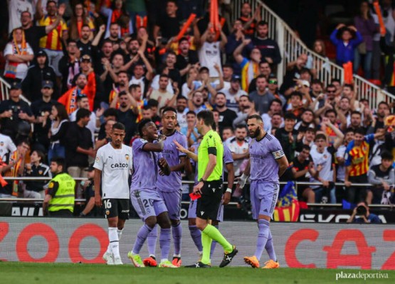 Suspendida la declaración de Militao de este martes por los insultos racistas en Mestalla
