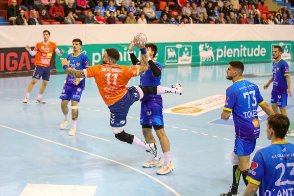 El TM Benidorm cede al argentino Moscariello a un equipo de Kuwait por 10 días
