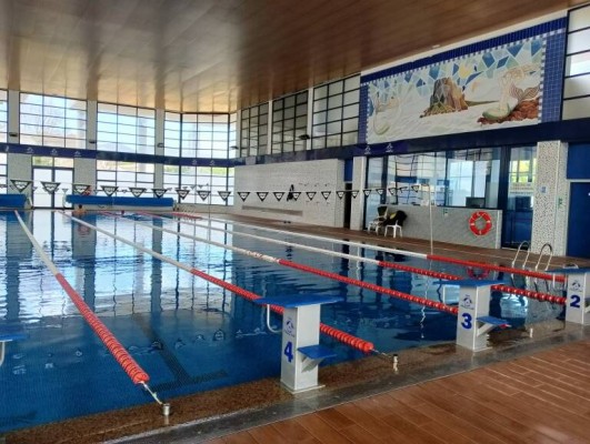 El Ayuntamiento de Calp firma la resolución del contrato de gestión de la piscina municipal
