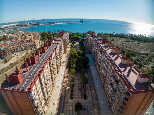 Iberdrola conecta su mayor comunidad solar de Alicante