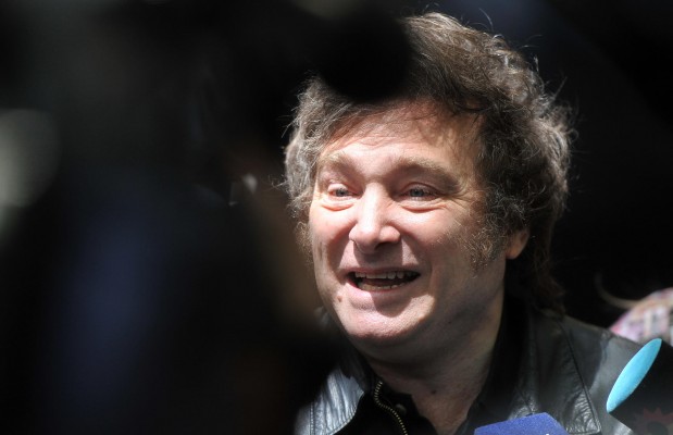 El ultraliberal Javier Milei gana las elecciones a la Presidencia de Argentina