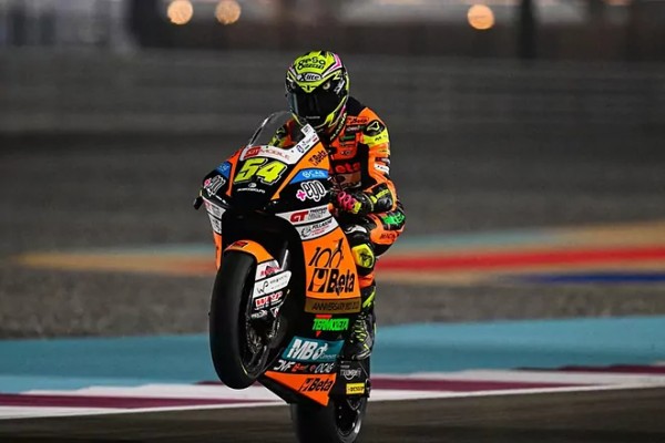 Aldeguer suma en Catar su tercera victoria seguida en el Mundial de Moto2 con Acosta siendo octavo