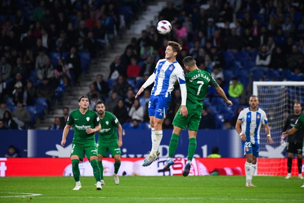 Un Elche muy desdibujado cae con el Espanyol