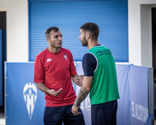 El Alcoyano quiere hacer historia y ganar por primera vez en Málaga
