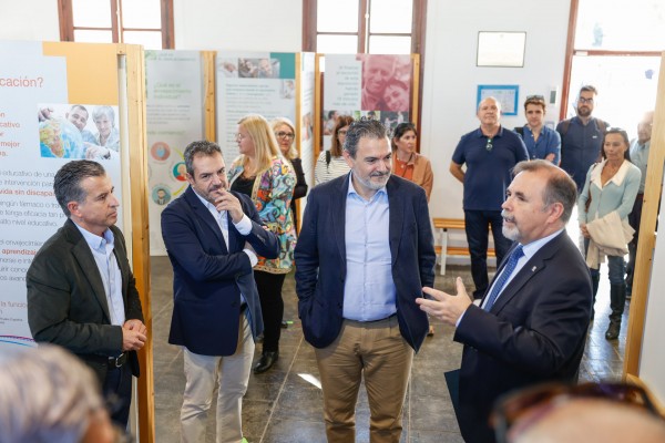 L’Alfàs del Pi inaugura la exposición ‘A vivir que son 100 años’ 