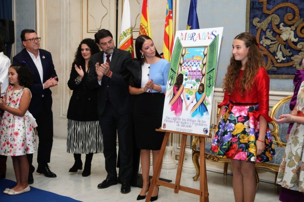 Trece mujeres y catorce niñas optarán a ser reina de las fiestas de los barrios de Alicante