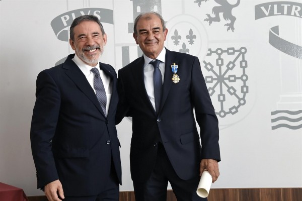 Juan Antonio Pedreño, premiado con la Cruz Oficial de la Orden del Mérito Civil