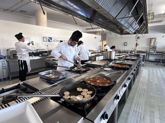 Elche potenciará la Escuela Municipal de Hostelería con cursos de profesionalización