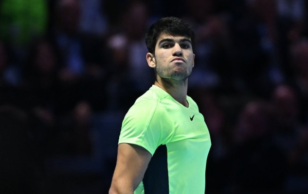 Alcaraz confirma su recuperación y buscará el pase a la final de la Copa de Maestros… ante Djokovic