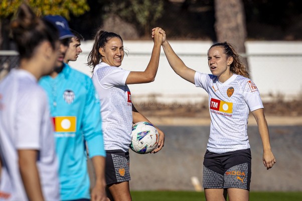 El Valencia Femenino quiere hacerse fuerte en el Puchades contra el Athletic