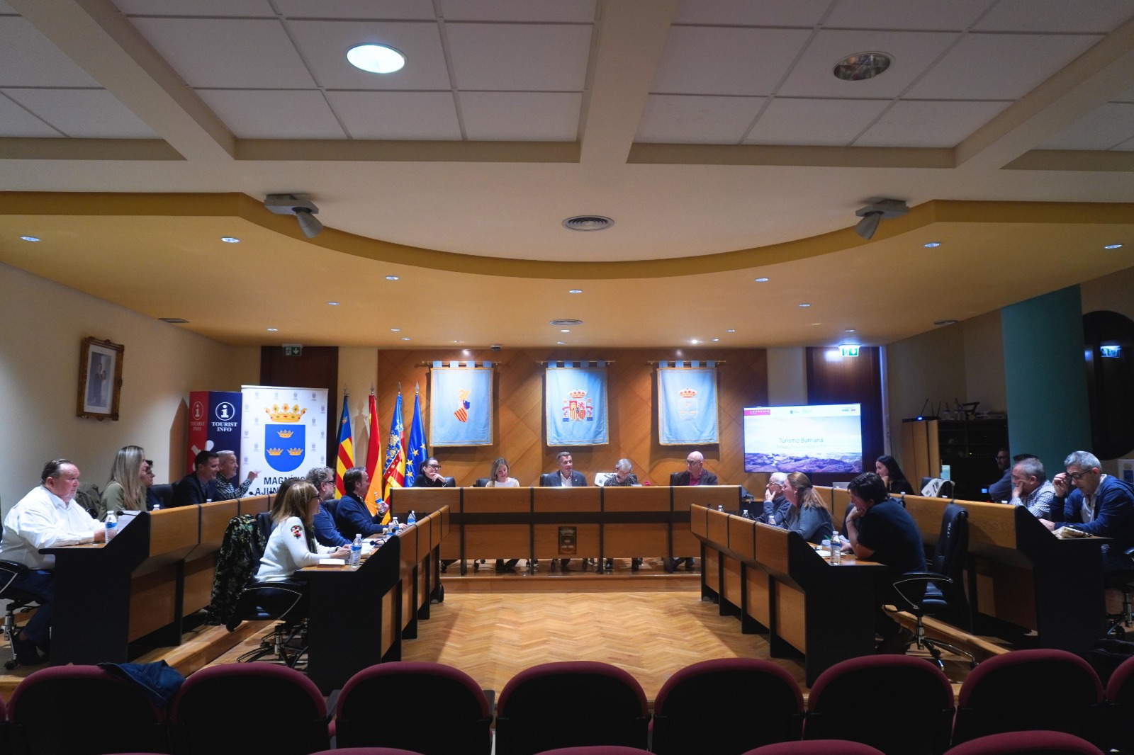 Burriana aborda ideas y propuestas para dar los primeros pasos en su 