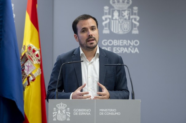 Alberto Garzón deja la coordinación de IU y completa su salida de la primera línea política
