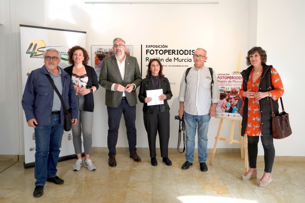 La exposición de fotoperiodismo que recorre el año 2022 en imágenes llega a Santomera