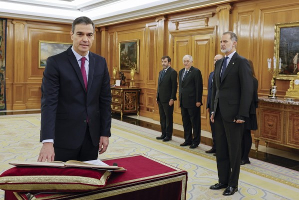 Pedro Sánchez promete ante el Rey el cargo de presidente del Gobierno
