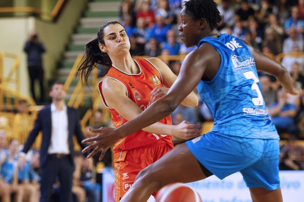 Valencia Basket cae en un duro partido en casa del líder