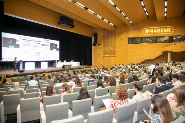 Médicos internistas piden una atención al enfermo crónico desde todos los aspectos