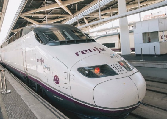 Iryo, Renfe y Ouigo creen que hay demanda suficiente de viajeros para todos los operadores
