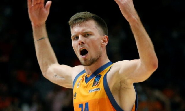 El Valencia espera a Hermannsson para tener la “foto” general y decidir si ficha