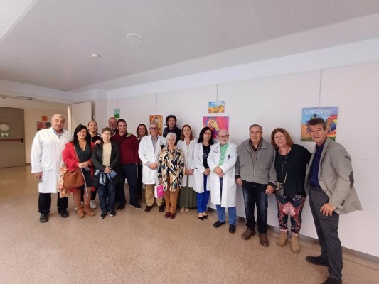 El Hospital Santa Lucía de Cartagena acoge la obra de la artista con Alzheimer  Ana de Alto