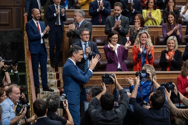 Pedro Sánchez, reelegido presidente del Gobierno con 179 votos