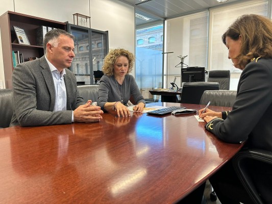 Torrent se reúne con la directora general de Turismo para potenciar la imagen turística del municipio 