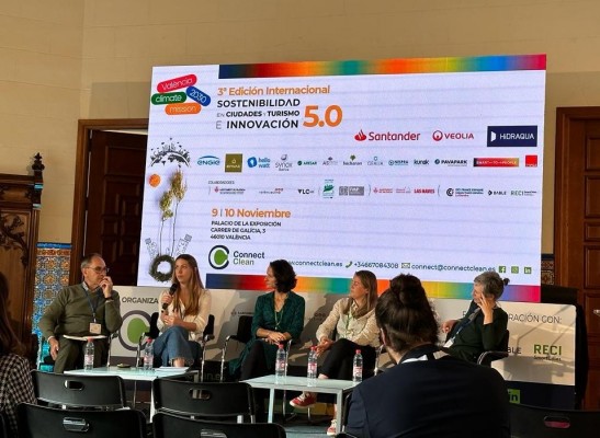 Canals apuesta por la sostenibilidad y el turismo 5.0 en la jornada organizada por FVMP