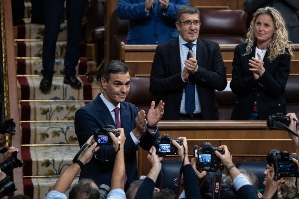 Sánchez anuncia la rebaja del IVA a alimentos hasta junio y transporte gratis a jóvenes y parados
