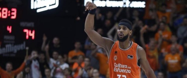 Brandon Davies firmó con 18 puntos en un cuarto el récord del Valencia en la Euroliga