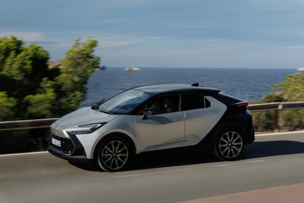 Toyota lanza el nuevo Toyota C-HR Electric Hybrid