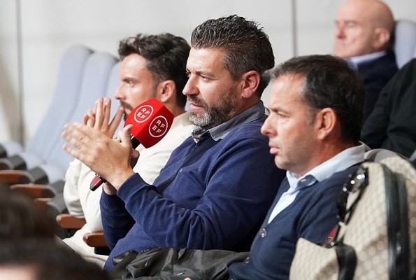 Más comunicación, empatía y VAR en la reunión entre entrenadores y árbitros