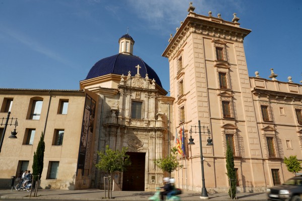 Un paseo por el renovado mapa artístico de València

