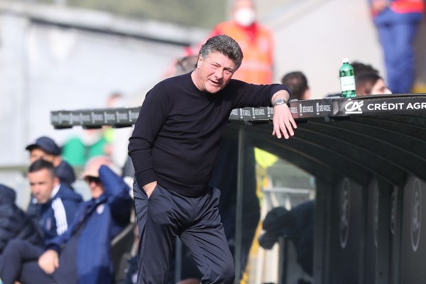 El Nápoles destituye a Rudi García y contrata a Walter Mazzarri
