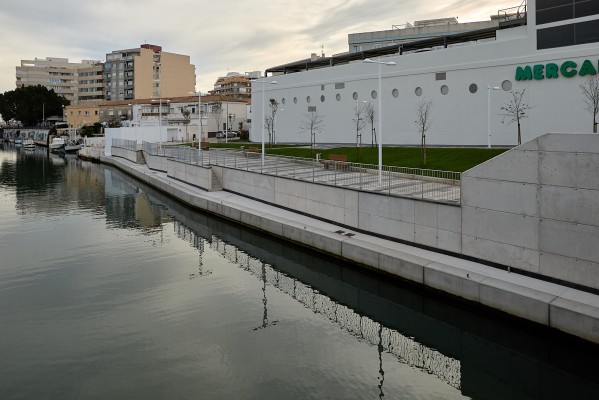 La plaza de la Almadraba de Gandia reabre después de los daños del temporal Gloria