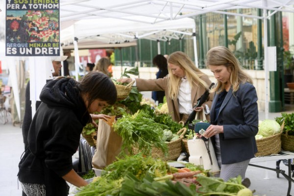 El Ayuntamiento mantiene la decisión de cerrar los mercados agrícolas cerca de mercados municipales 