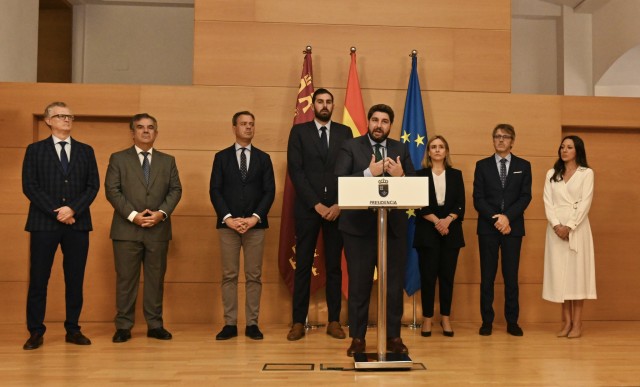 La Región de Murcia activa la batalla judicial y recurre la ley de amnistía al Constitucional
