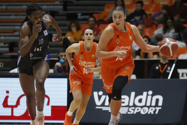 El Valencia no cuenta con Carrera para visitar al Perfumerías y Ouviña y Allen son duda