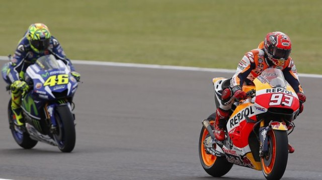 Márquez busca un golpe definitivo en Silverstone para Rossi y Lorenzo

