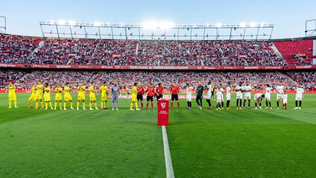 Marcelino se estrenará con hasta nueve partidos en veinticinco días en el final de 2023 