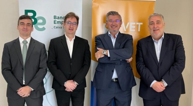 Caixa Popular y FVET fortalecen su colaboración para promover el sector de los transportistas valencianos